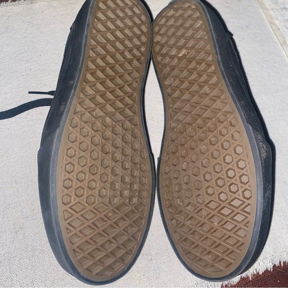 VANS old Skool Black shoe.  Like NEW.  SZ womens 8 and 6 youth - Picture 5 of 6